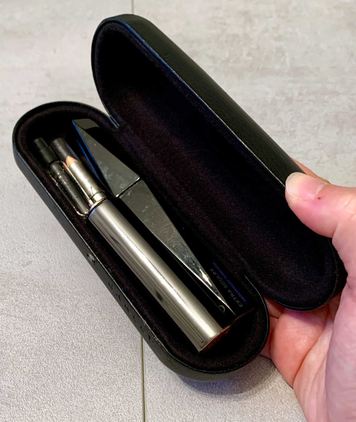 Use Glasses Case to Store Make-Up