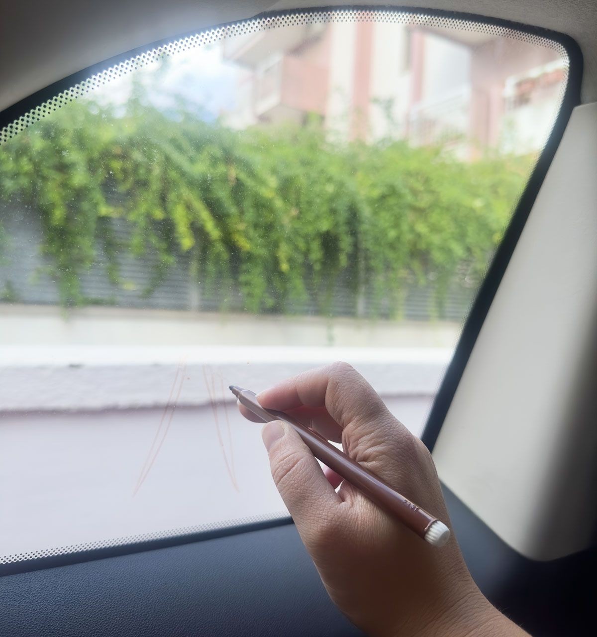 Keep Erasable Markers in the Car for Kids to Colour