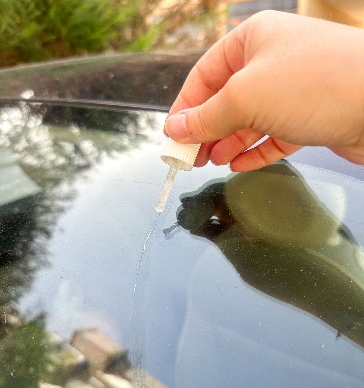 Use Clear Nail Polish to Temporary Fix Damaged Windows