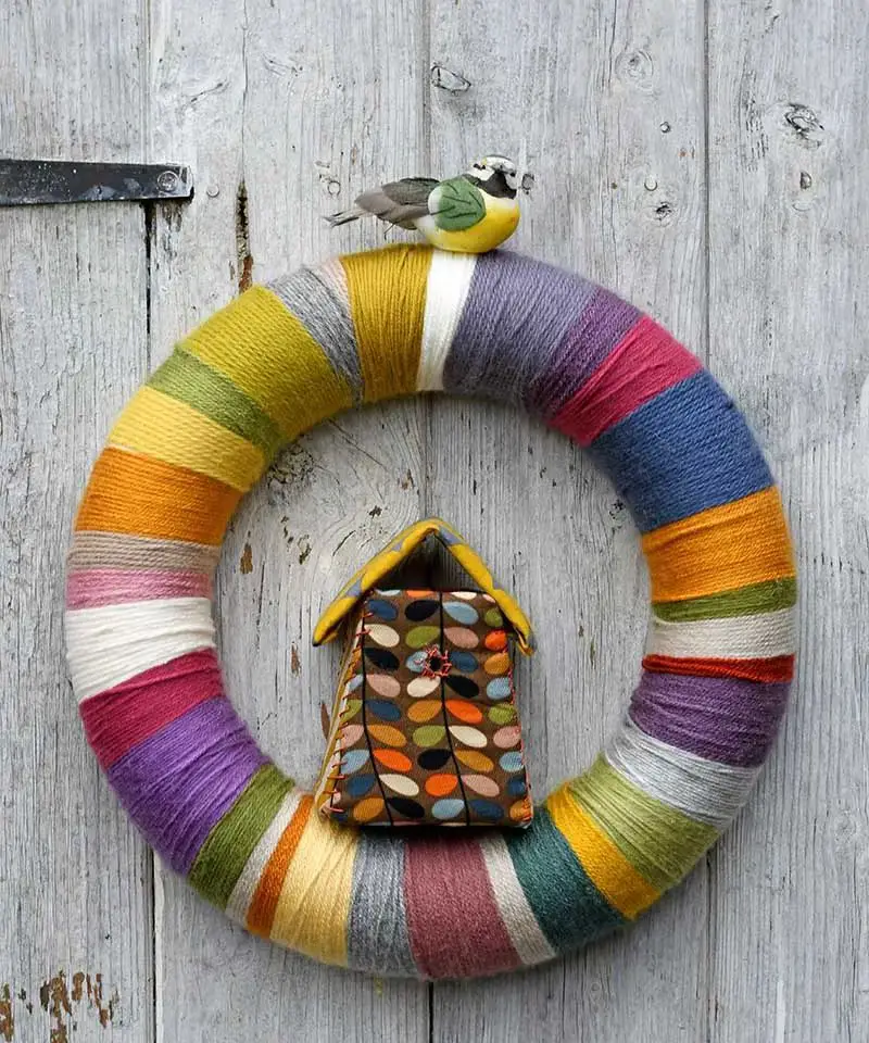 DIY Scrap Yarn Wreath