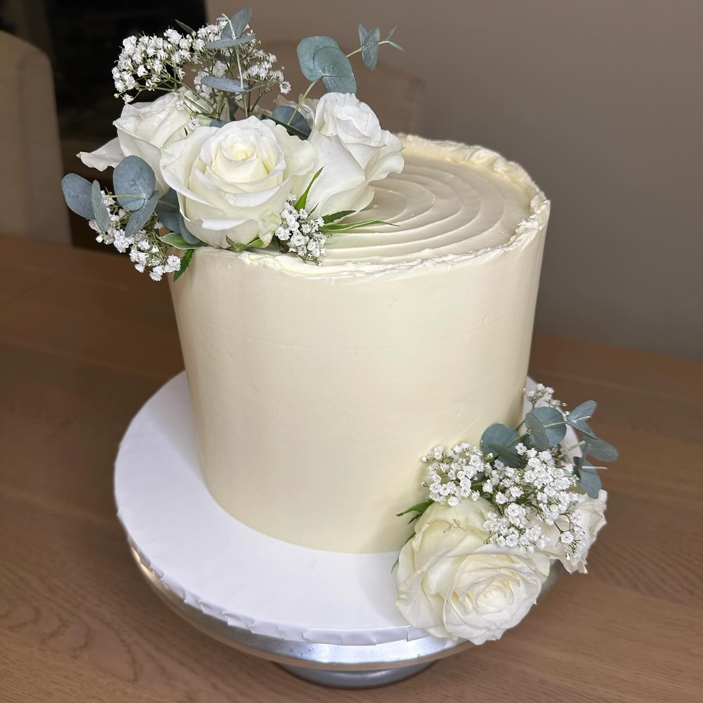 Simple One Tier Wedding Cake
