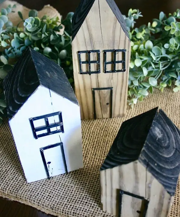 DIY Decorative Wooden Houses