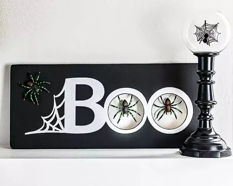 Spooky Spider Sign for Your Mantelpiece