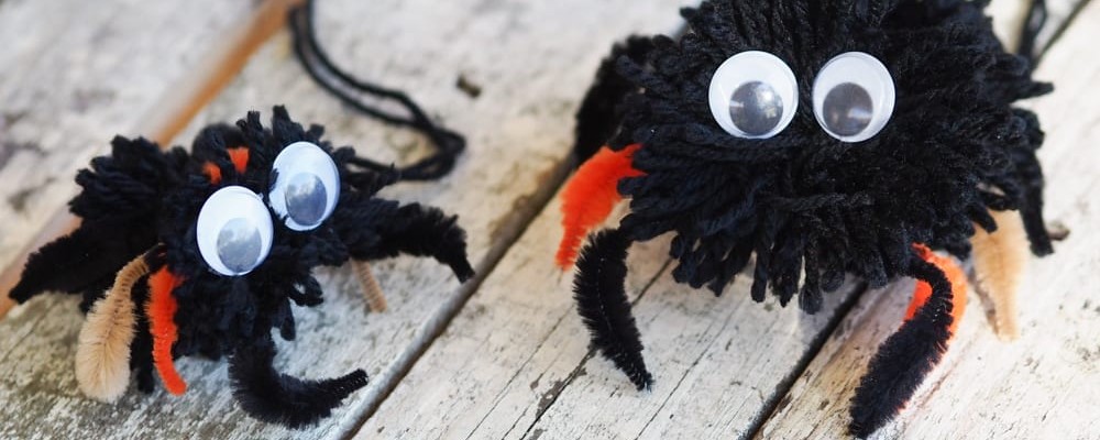 5-Minute Spider Pom Poms