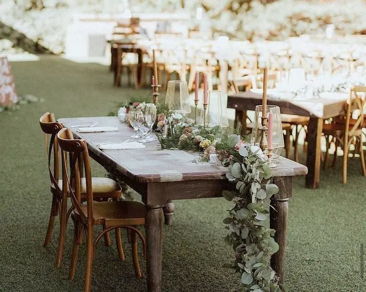 Leaf Table Runner