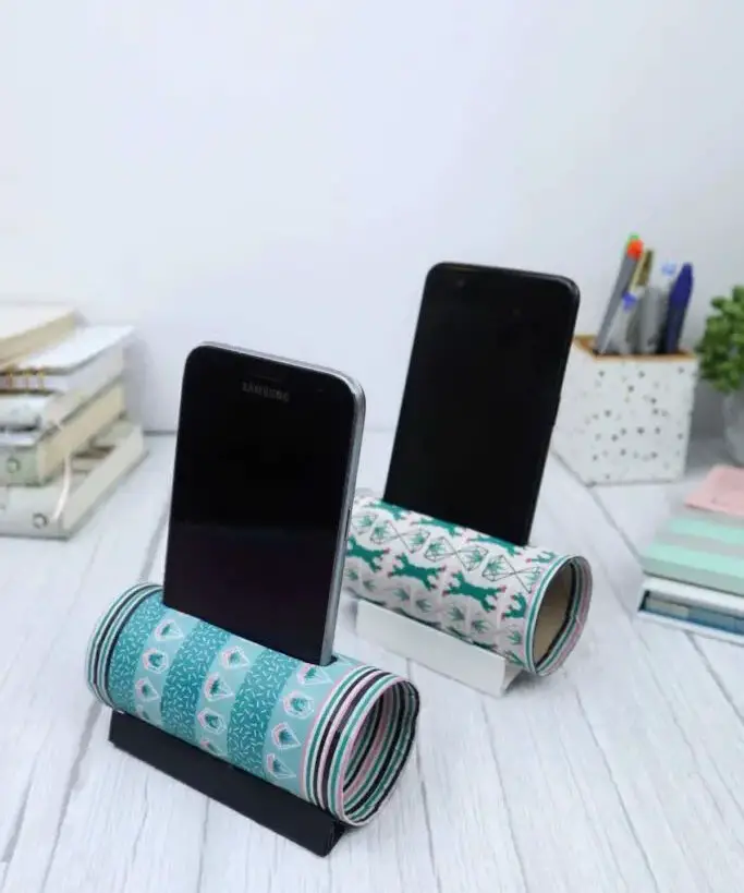 DIY Phone Holder from Toilet Paper Roll