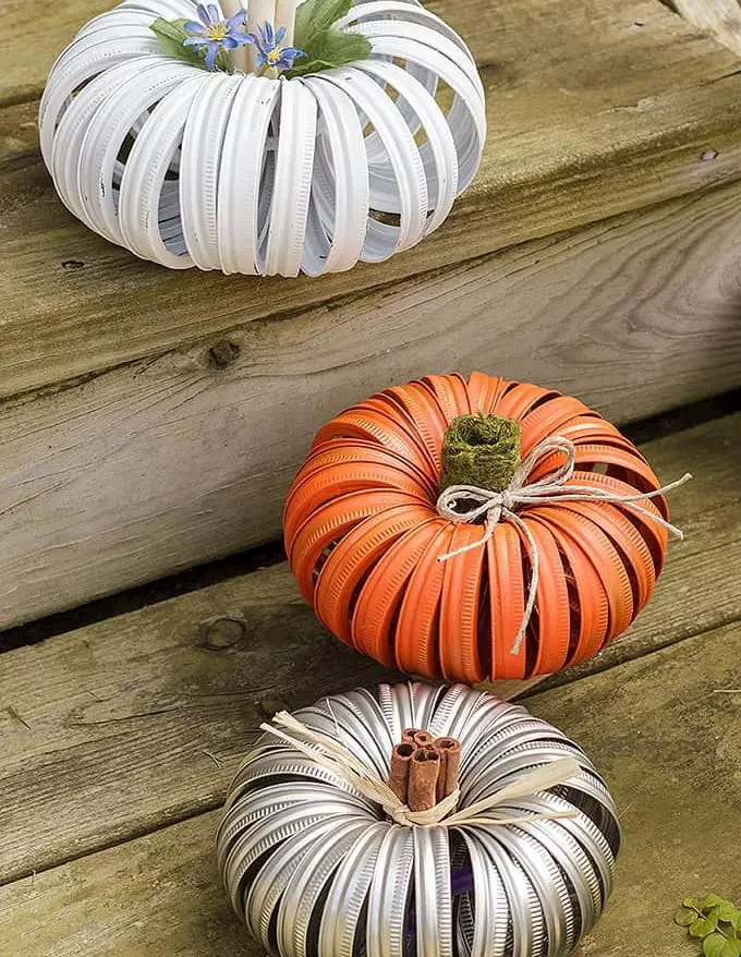 Mason Jar Lid Pumpkins