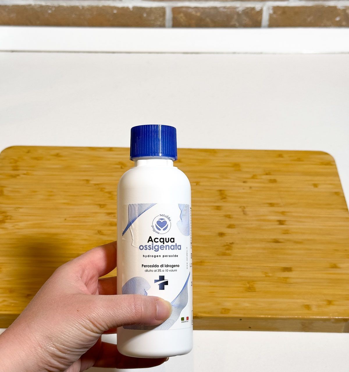 Disinfect the Cutting Board with Hydrogen Peroxide