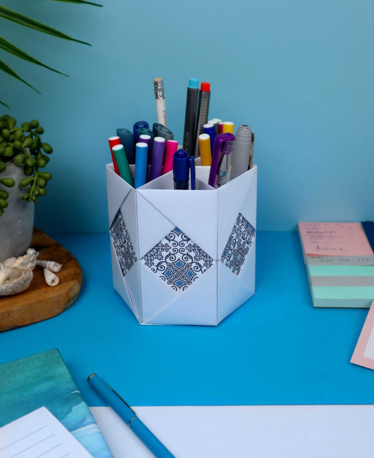 DIY Pencil Holder Out of Paper