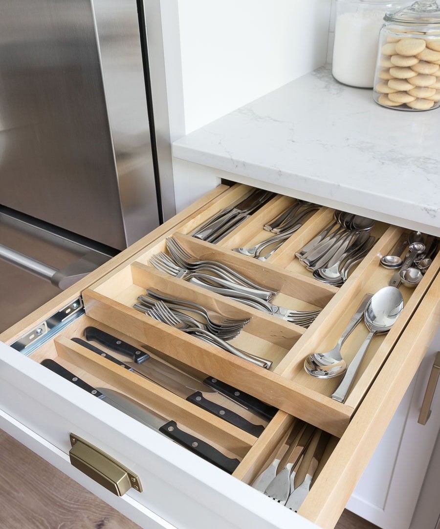 Two-Tiered Divided Cutlery Drawer