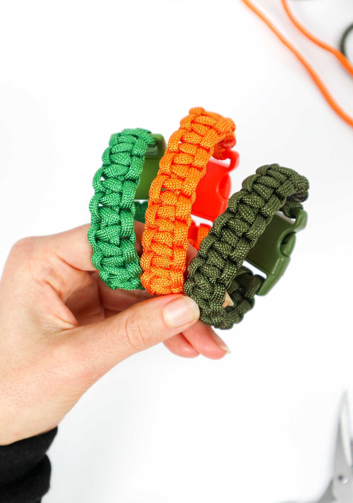 How to Make a Paracord Bracelet